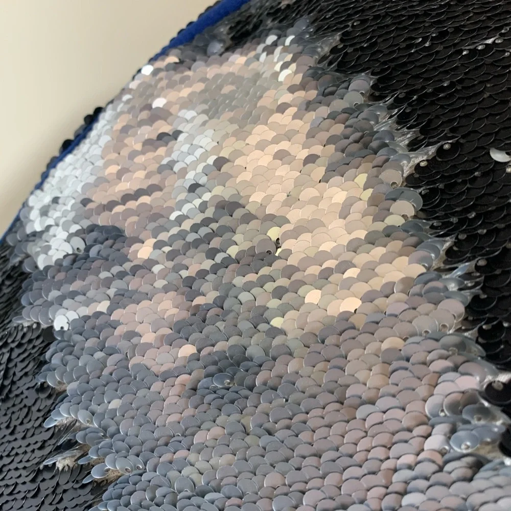 Sequin round cushion